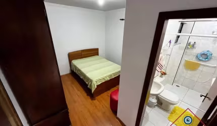 Sobrado com 5 dormitórios e 2 suítes - Vila Yolanda