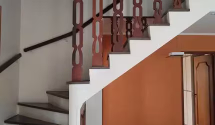 Sobrado 3 dormitórios sendo 1 suíte - Ao lado da Matriz do Bradesco