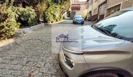 Apresento o sossego e tranquilidade, em uma casa de  vila no coração da chácara inglesa, vila fechada com apenas  6 unidades!! Oportunidade única!! Sua chance de morar no melhor!!!