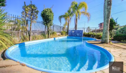 Casa Semimobiliada com 02 suítes, sacadas e piscina!!