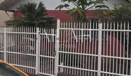 Excelente Casa bem localizada com posição solar norte.
