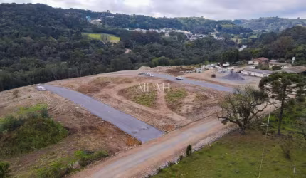 Terreno no Loteamento Cristal,  com 307 metros quadrados