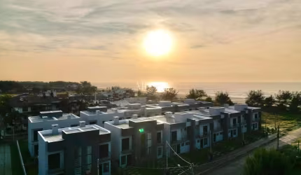 Excelente sobrado com 112,72 metros quadros há uma quadra da praia