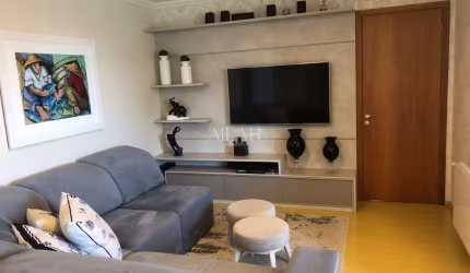 Excelente apto semimobiliado, Frente Norte, com 03 dormitórios, sendo 01 suíte, dependência de empregada, churrasqueira e 03 vagas de garagem, no bairro Madureira.