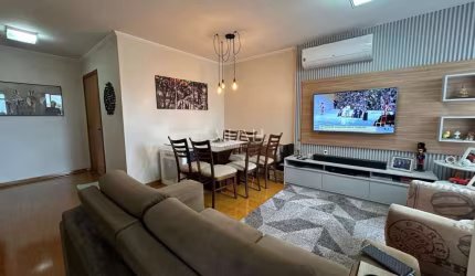 Apto semimobiliado, com 03 dor e vaga dupla de garagem.