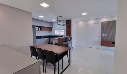 Apartamento semimobiliado com 03 dormitórios, sendo 01 suíte