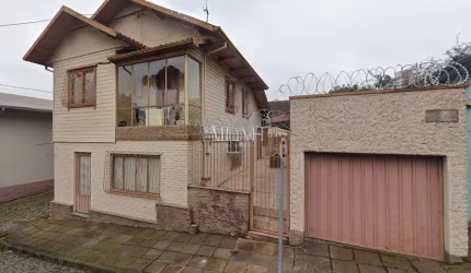 Casa com 3 dormitórios no bairro Pio X