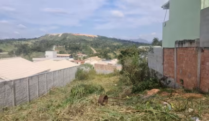 Terreno à venda na Rua dos Alecrins, Vila Verde, Betim por R$ 170.000