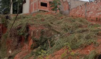Terreno à venda na Rua Girassol, Monte Verde, Betim por R$ 200.000