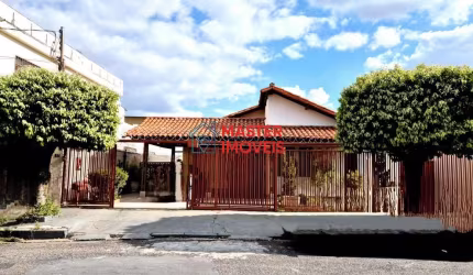 Casa com 3 quartos à venda na Olinto Diniz, Industrial, Contagem por R$ 1.100.000
