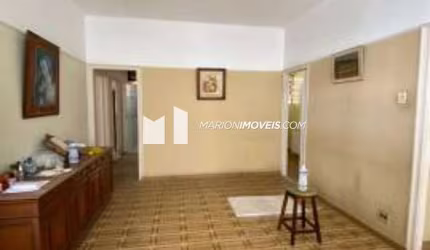 Apartamento à venda em Laranjeiras, Rio de Janeiro, RJ, com 3 quartos, sendo o terceiro reversível, sala, cozinha, área e banheiro de serviço; cômodos