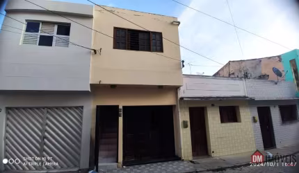 CASA À VENDA NO BAIRRO SÃO FRANCISCO - CARUARU - PE