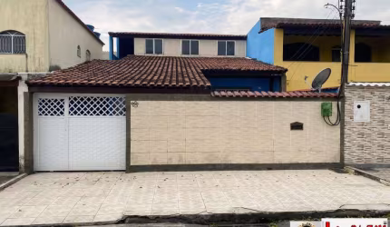 Casa 3 Q com 2 pavimentos em Santa Cruz - RJ