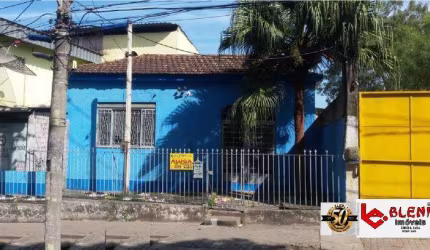 CASA COM 70 M² NO CENTRO DE SANTA CRUZ - RJ
