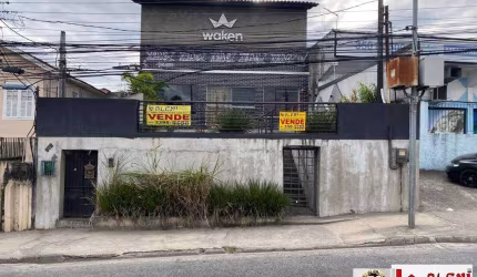 Casa com dois pavimentos em Santa Cruz - RJ