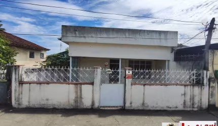 Casa com 2 quartos à venda na Rua Martim Francisco, 24, Santa Cruz, Rio de Janeiro, 360 m2 por R$ 300.000