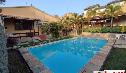 Linda Casa  em Vila Residencial de 03 Quartos em Santa Cruz - RJ