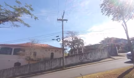Casa a venda no centro de Rio das ostras com um terreno de 2.420 metros