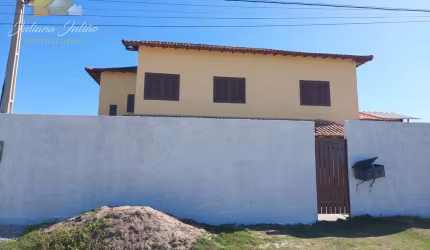 CASA DE FRENTE PARA O MAR. REDUTO DA PAZ, RIO DAS OSTRAS.