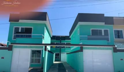 DUPLEX COM 2 SUÍTES EM RUA ASFALTADA, NA EXTENSÃO SERRAMAR, RIO DAS OSTRAS, RJ