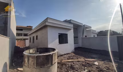 CASA LINEAR 3 QUARTOS SENDO 1 SUÍTE A VENDA NO BAIRRO ENSEADA DAS GAIVOTAS EM RIO DAS OSTRAS RJ