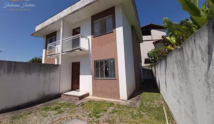CASA DUPLEX COM 2 SUÍTES NO BAIRRO EXTENSÃO SERRAMAR EM RIO DAS OSTRAS RJ
