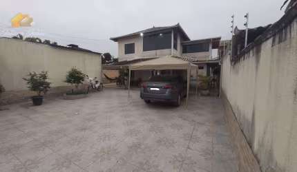 CASA DUPLEX COM 3 QUARTOS SENDO 1 SUÍTE A VENDA NO BAIRRO OURO VERDE EM RIO DAS OSTRAS RJ