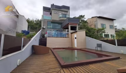 CASA TRIPLEX EM ALTO PADRÃO COM 3 QUARTOS SENDO 1 SUÍTE A VENDA NO BAIRRO JARDIM GUANABARA EM MACAÉ RJ