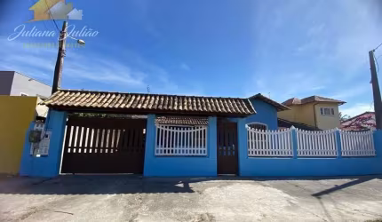 CASA LINEAR À VENDA, COM 3 QUARTOS, EM TERRENO INTEIRO, NO SERRAMAR, RIO DAS OSTRAS, RJ