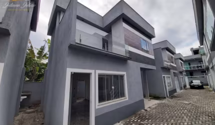 CASA DUPLEX COM 2 QUARTOS SENDO 1 SUÍTE A VENDA NO BAIRRO ÂNCORA EM RIO DAS OSTRAS RJ