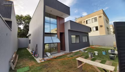 CASA LINEAR COM 3 QUARTOS SENDO 1 SUÍTE A VENDA NO BAIRRO ENSEADA DAS GAIVOTAS EM RIO DAS OSTRAS RJ