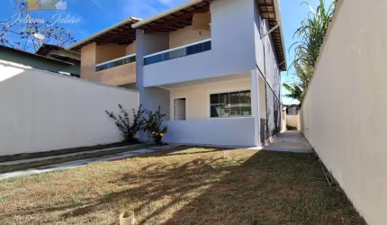 CASA DUPLEX COM 4 QUARTOS SENDO 1 SUÍTE A VENDA NO BAIRRO EXTENSÃO NOVO RIO DAS OSTRAS RJ