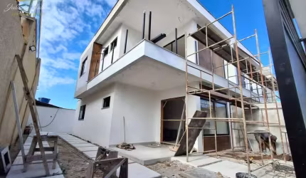 CASA DUPLEX COM 3 SUÍTES A VENDA NO BAIRRO RECREIO EM RIO DAS OSTRAS RJ