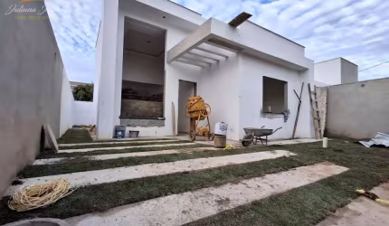 CASA LINEAR COM 3 QUARTOS SENDO 1 SUÍTE A VENDA NO BAIRRO ENSEADA DAS GAIVOTAS EM RIO DAS OSTRAS RJ