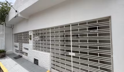 Casa a Venda em Condominio Fechado no Tirol - 2/4 - Oportunidade