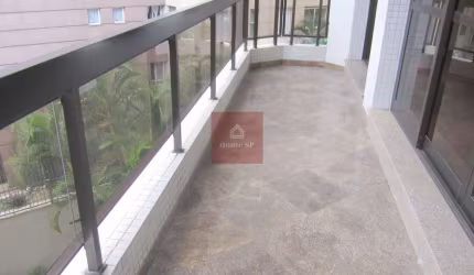Apartamento reformado com 210m², 3 dormitórios, sendo 3 suítes, 3 vagas.