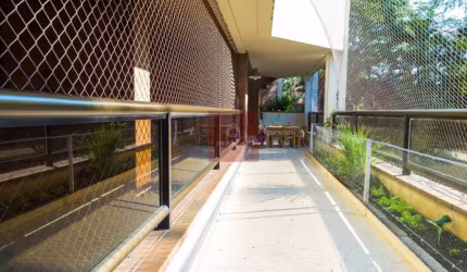Apartamento Duplex c/ 284m², 4 dormitórios sendo 2 suítes.