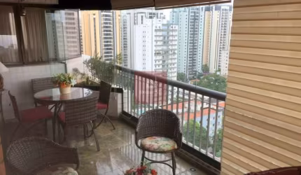 Apartamento em Moema Pássaros com 200m², 4 dormitórios sendo 4 suítes.