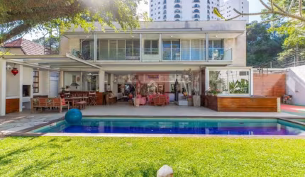 Casa tipo para venda com 4 quartos, 350m²