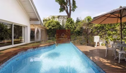 Casa Térrea - 4 Dormitórios, 2 suítes, 7 vagas e com 580m² - Brooklin
