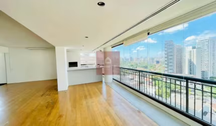 3 suítes, 4 vagas e com 215m² de área útil - Perdizes