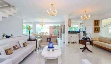 Casa em condomínio para venda com 4 quartos, 270.53m²