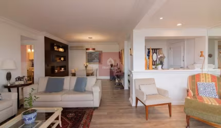Apartamento com 3 dorms, 1 suíte, 2 vagas e com 170m² em Moema
