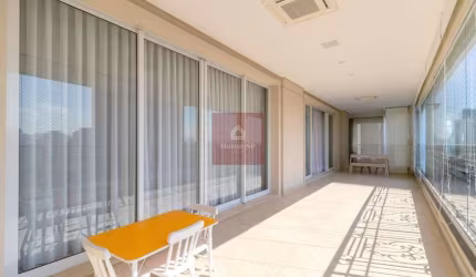 Luxuoso Apartamento de Altíssimo Padrão com Móveis Planejados de Primeira Linha.