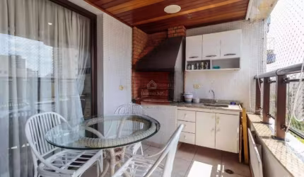 Apartamento com 4 suítes, 4 vagas e com 228m² - Moema