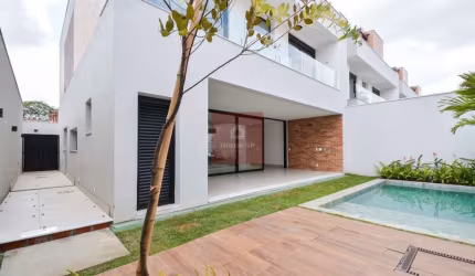 Casa em condomínio para venda com 3 quartos, 331m²