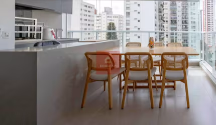 Apartamento com 2 suítes, 2 vagas e com 76m² - Moema