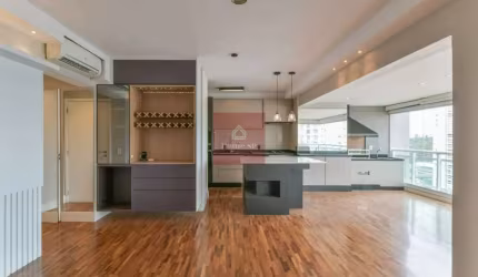 Apartamento com 3 dormitórios, sendo 1 suíte, 2 vagas e com 108m² - Campo Belo