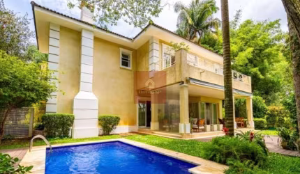 Casa em condomínio no alto da Boa Vista, 4 suítes e 5 vagas de garagem
