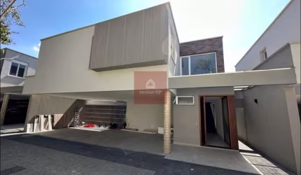 Alto da Boa Vista; casa em condomínio com 472 metros,03 suítes,03 vagas.